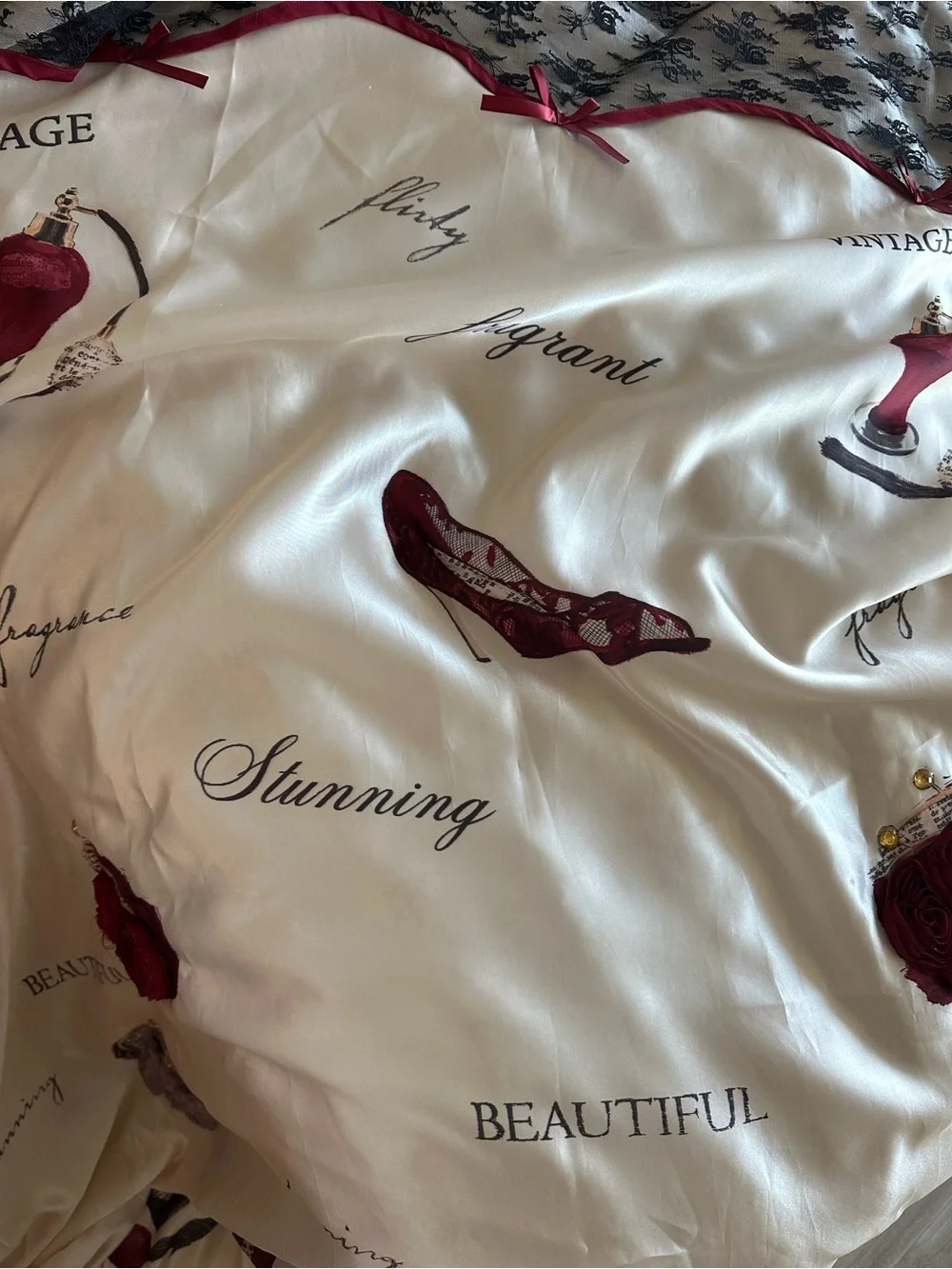 Avanti Cream and Burgundy Couture Shower Curtain